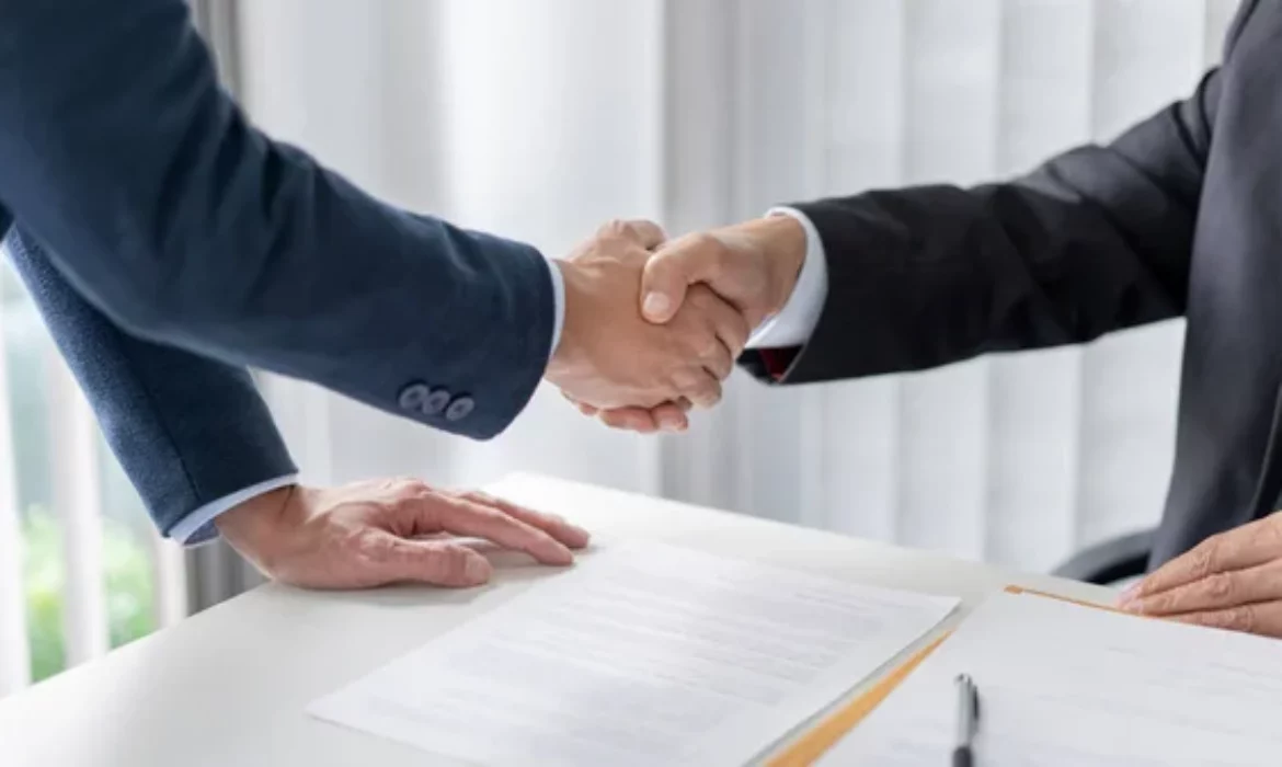 depositphotos_530511362-stock-photo-law-concept-solicitor-businessman-shaking